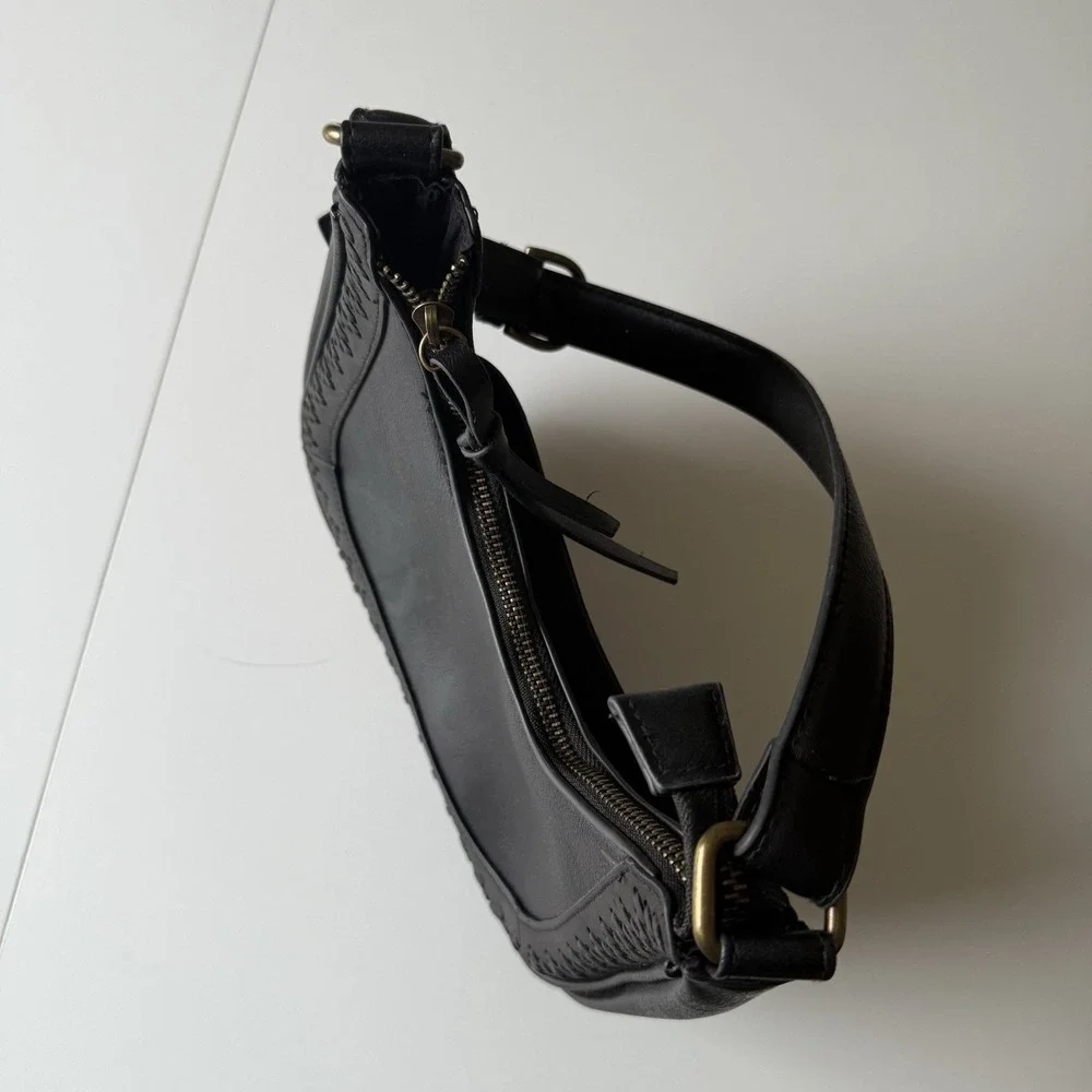 The Pioneer Woman Black Grace Women's Crescent Shoulder Handbag Adjustable Strap